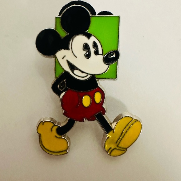 Disney Collectible Pin  Oh Mickey! - Mickey Walking Only -  #75879 - 2010 - Picture 2 of 4